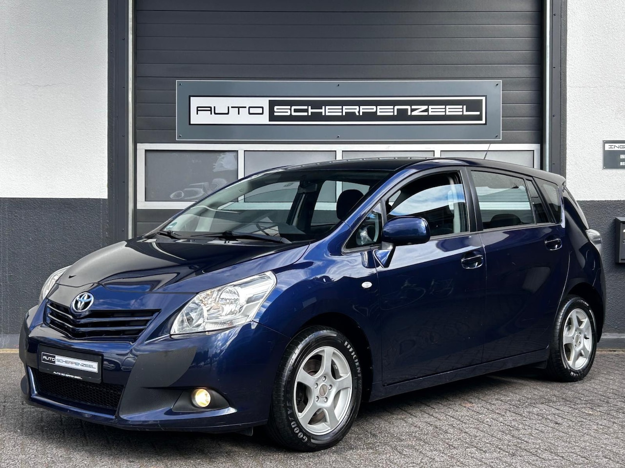 Toyota Verso - 1.6 VVT-i Aspiration | AIRCO | NIEUWE APK | TREKHAAK | RUIM | - AutoWereld.nl