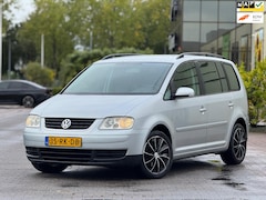 Volkswagen Touran - 1.6-16V FSI Trendline | Automaat | Airco | Trekhaak | Elektrische spiegels | Cruise contro
