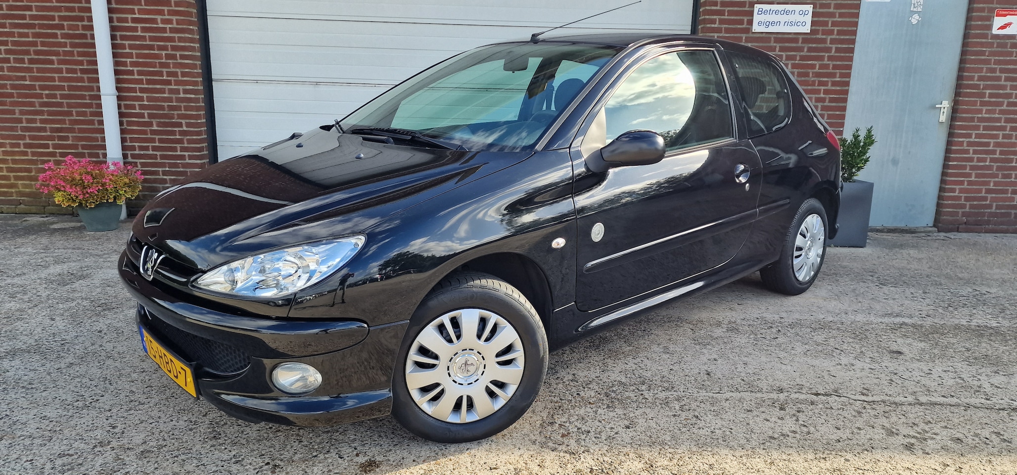 Peugeot 206 - 1.4 Génération In een top staat verkerende Peugeot 206 1.4 XS Airco. 67 400 km nap, bjr 2008,  cruise,  a - AutoWereld.nl