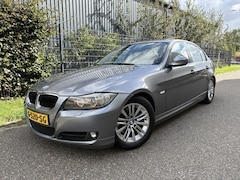 BMW 3-serie - 320i High Executive / NAVI / SCHUIFDAK / STOELVERWARMING / CRUISE
