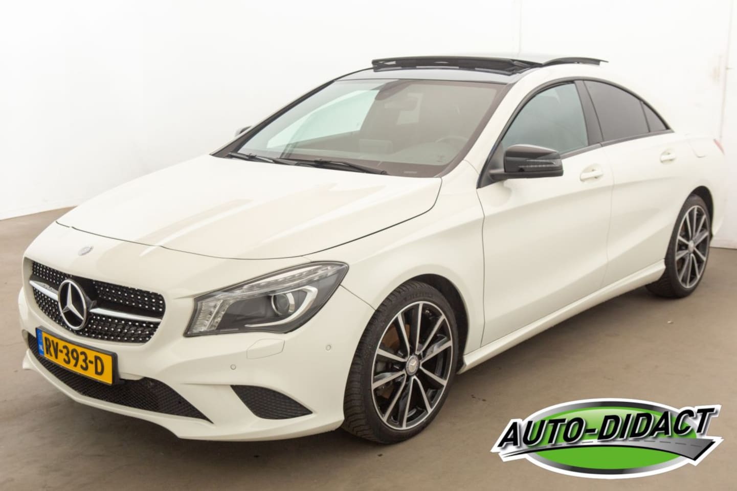 Mercedes-Benz CLA-Klasse - 200 Automaat Airco Pano Navi - AutoWereld.nl