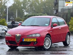 Alfa Romeo 147 - 1.6 T.Spark Progression | Leder sportstoelen | Climate control | Elektrische ramen | Armst