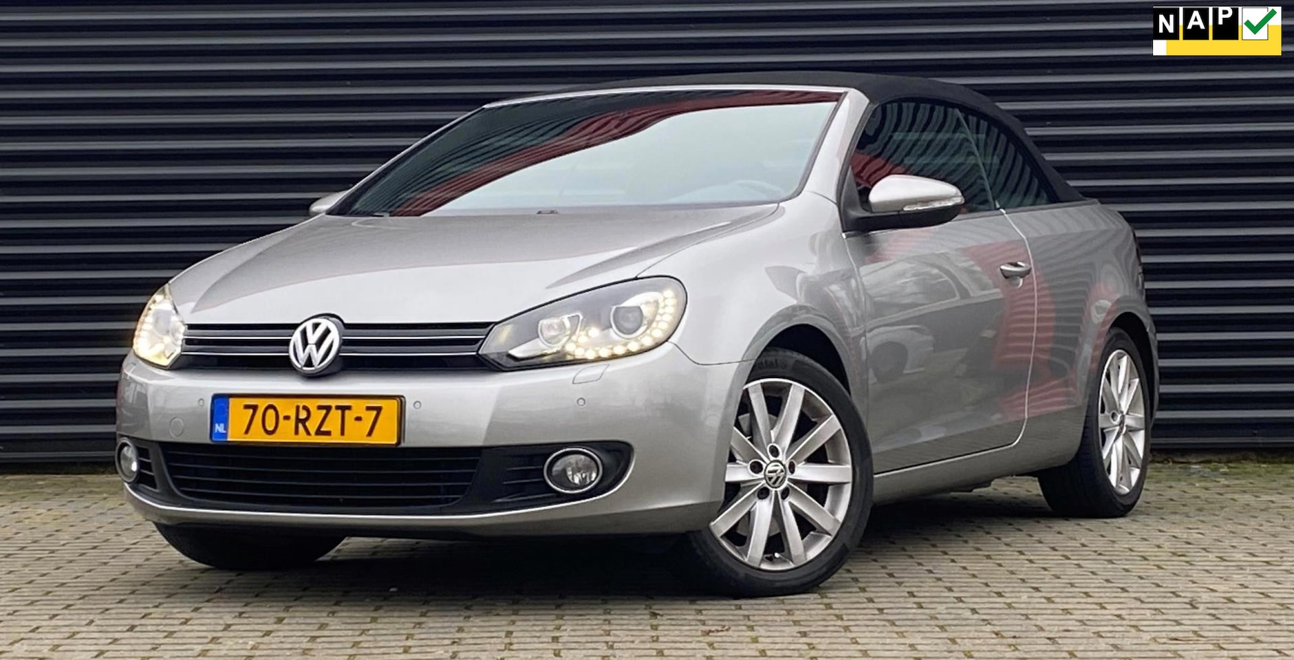 Volkswagen Golf Cabriolet - 1.4 TSI Cabriolet | Airconditioning | Lederen bekleding |Cruise control | Navigatie | 17'' - AutoWereld.nl