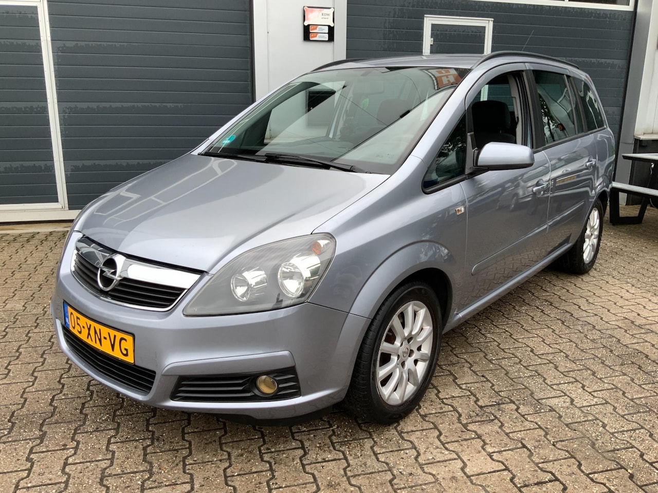 Opel Zafira - 2.2 Temptation Automaat APK 9-2026 - AutoWereld.nl