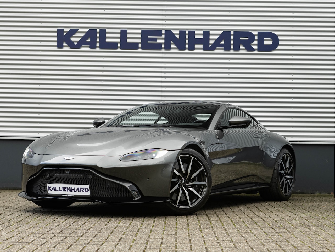 Aston Martin V8 Vantage - 4.0 - 5.305km! - Dealer Maintenance - AutoWereld.nl