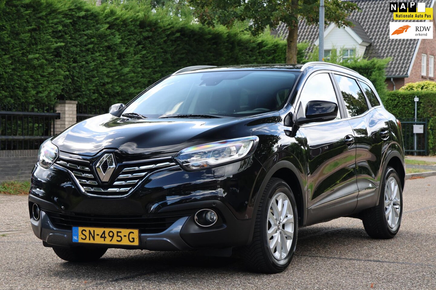 Renault Kadjar - 1.2 TCe Intens | AUTOMAAT | CARPLAY | CLIMA | CRUISE | TREKHAAK | NAP | ZEER MOOIE GOED ON - AutoWereld.nl
