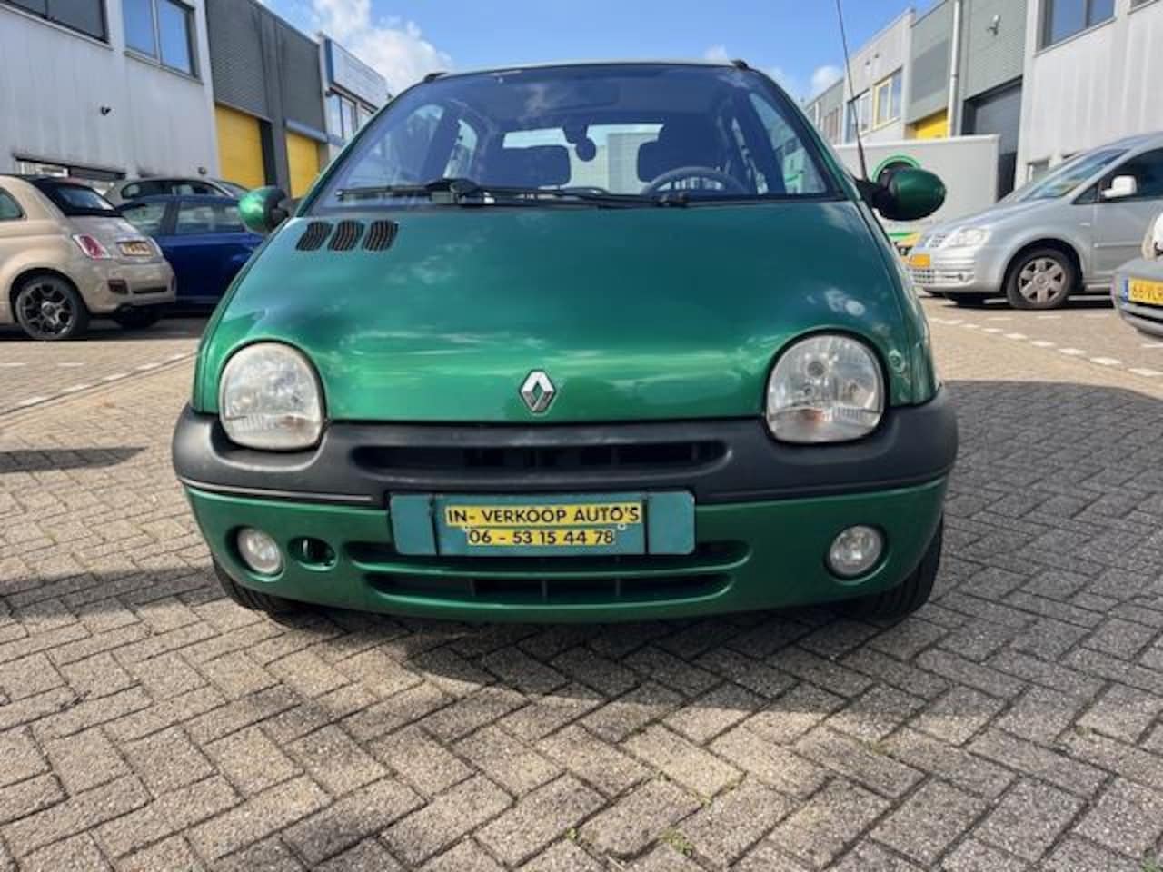 Renault Twingo - 1.2 Privilège APK 2026!! en andere foto's!! kijk maar!! - AutoWereld.nl
