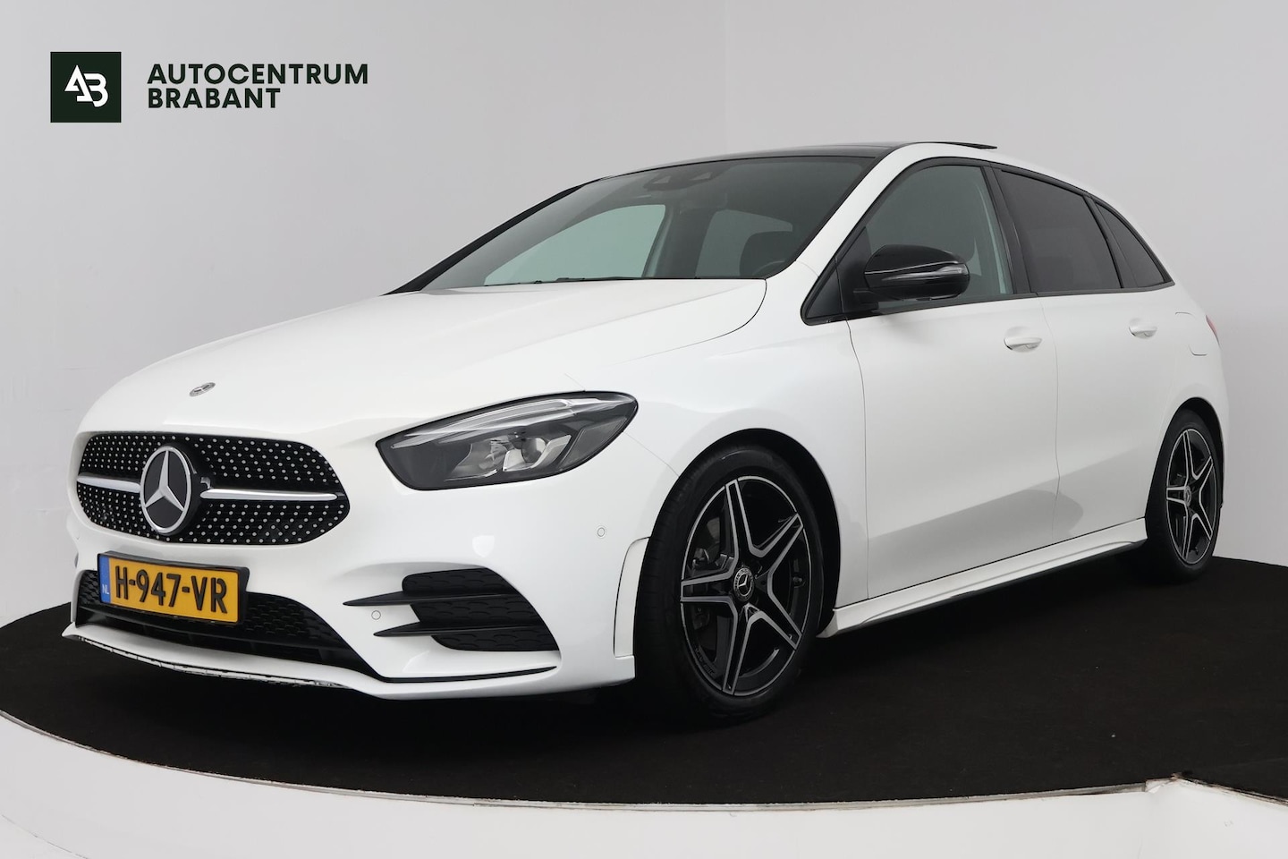 Mercedes-Benz B-klasse - 180 Business Solution AMG (PANORAMADAK, STOELVERWARMING, ACHTERUITRIJCAMERA, NAVIGATIE, PA - AutoWereld.nl
