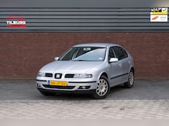 SEAT Leon - 1.6-16V Signo Met nieuwe apk