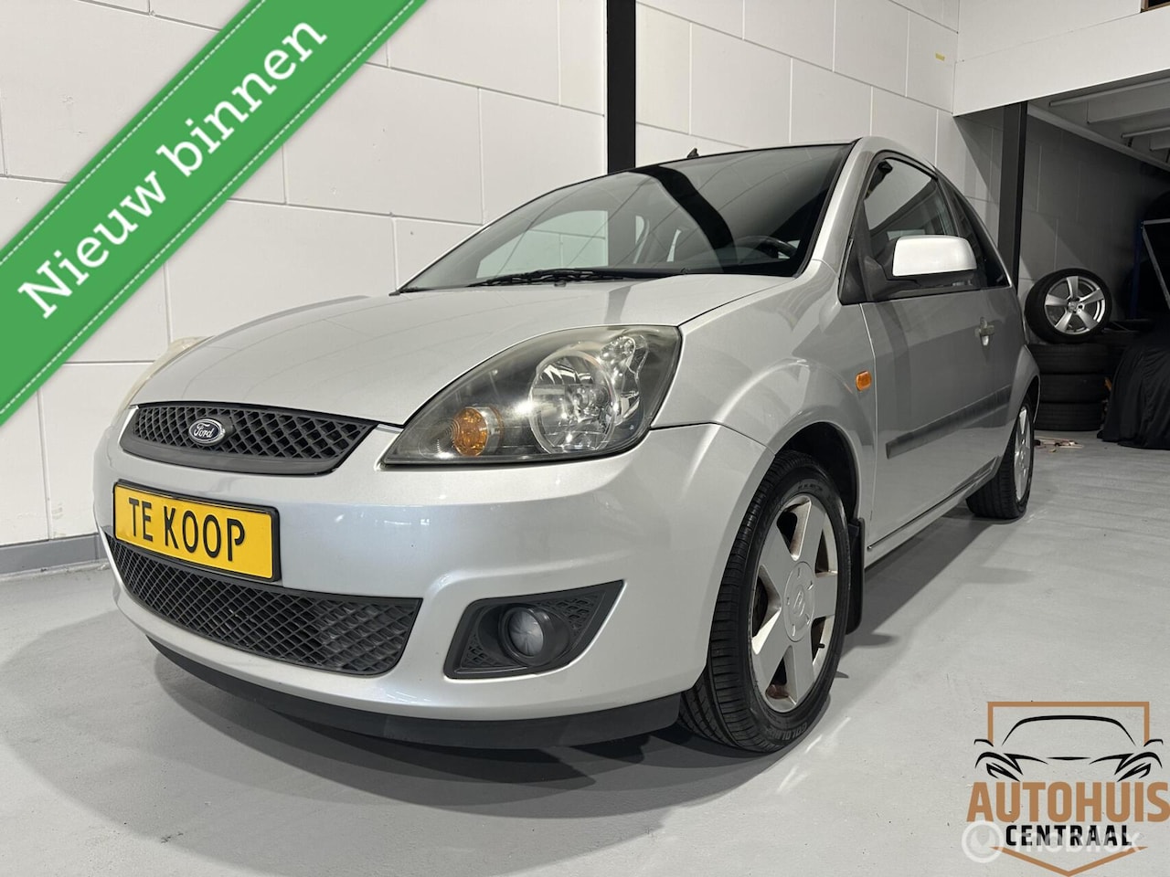 Ford Fiesta - 1.3-8V Futura*Airco*Cv*Lmvelgen*Elekramen - AutoWereld.nl