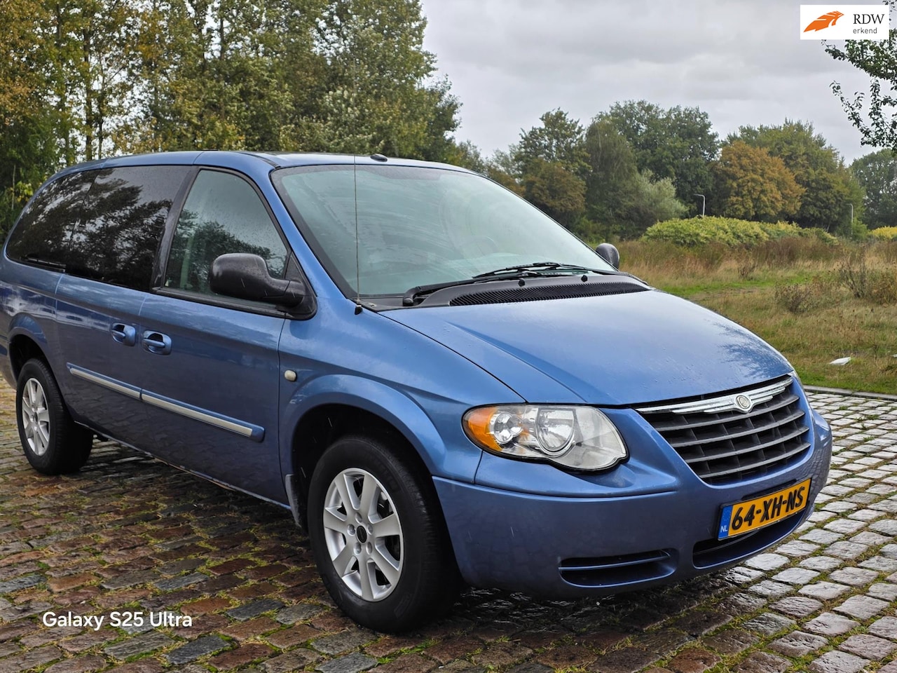 Chrysler Town and Country - VOYAGER Automaat 7 personen 6 clinder leerbekeleding stoelverwarming airco cruis control - AutoWereld.nl