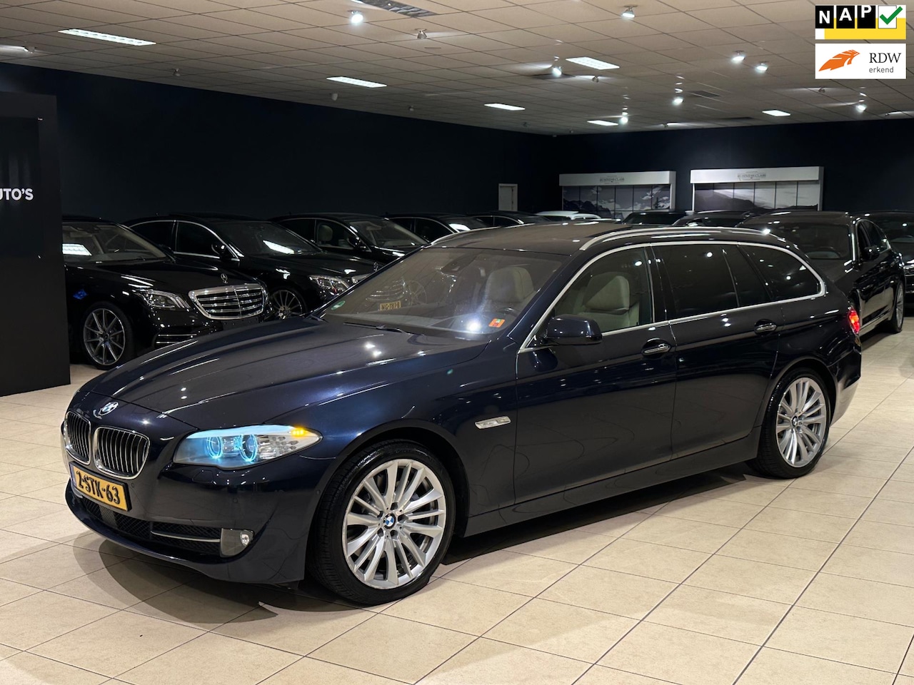 BMW 5-serie Touring - 535d High Exe/PANO/ACC/HUD/NACHTZICHT/MEGAVOLL! - AutoWereld.nl