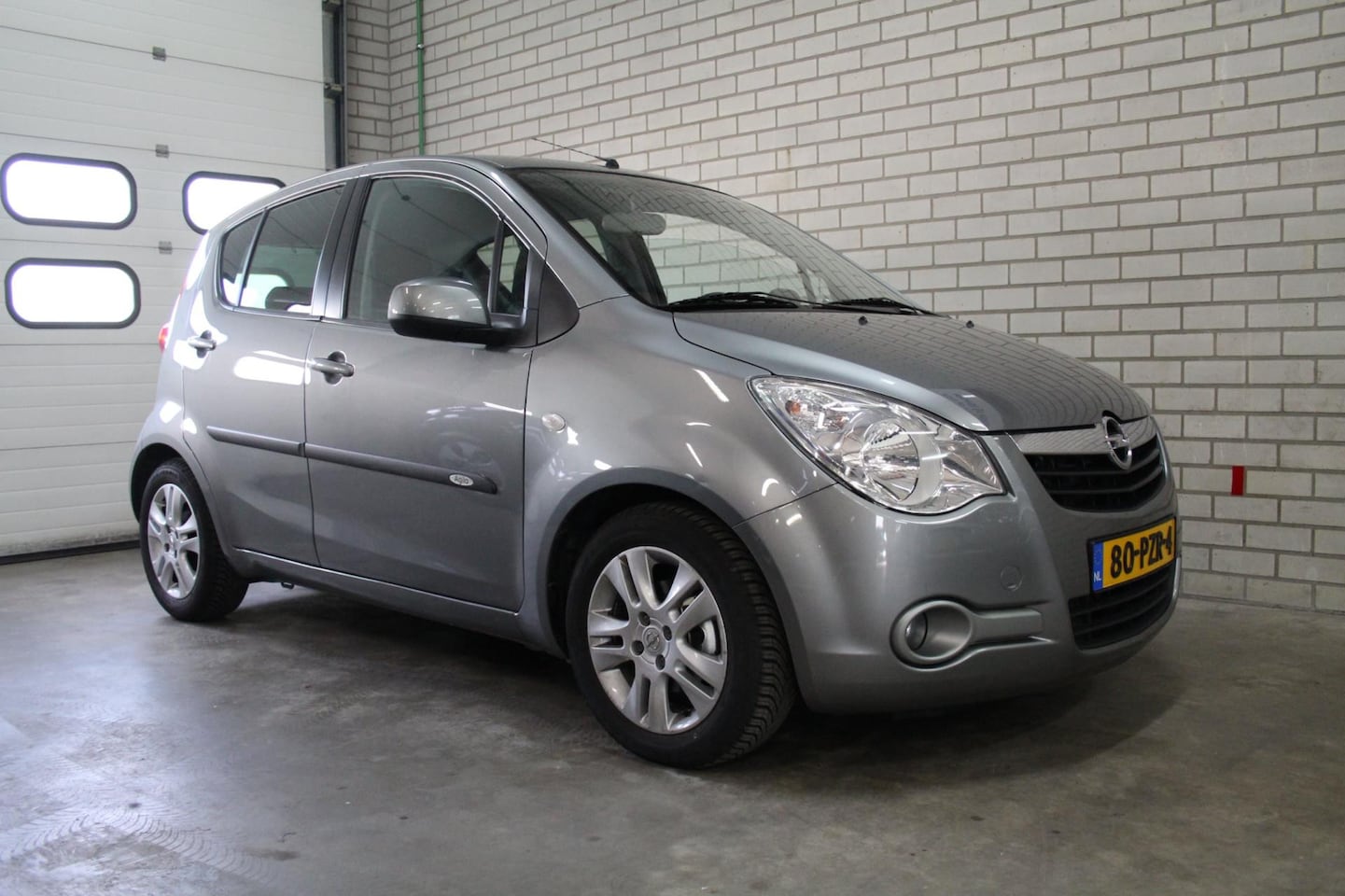 Opel Agila - 1.2 Edition * Automaat / Nap / Trekhaak / Cruise * - AutoWereld.nl
