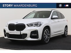 BMW X1 - xDrive25e High Executive M Sport Automaat / Panoramadak / Trekhaak / Sportstoelen / Head-U