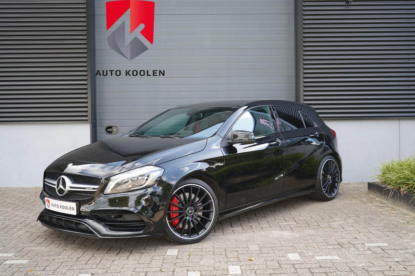 Mercedes-Benz A-klasse - AMG 45 4MATIC facelift / Camera/ Carplay/ Sportuitlaat! - AutoWereld.nl
