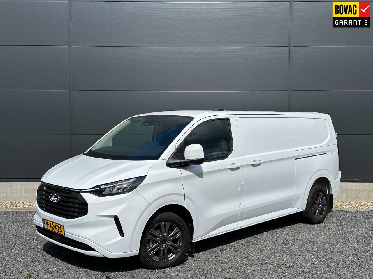 Ford Transit Custom - 300 2.0 TDCI L2H1 Limited Nieuw!! | ACC | Vloerplaat | Trekhaak - AutoWereld.nl
