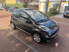 Peugeot 107 - Tweede eigenaar / Airco / Open dak / 5 deurs / Leuke auto