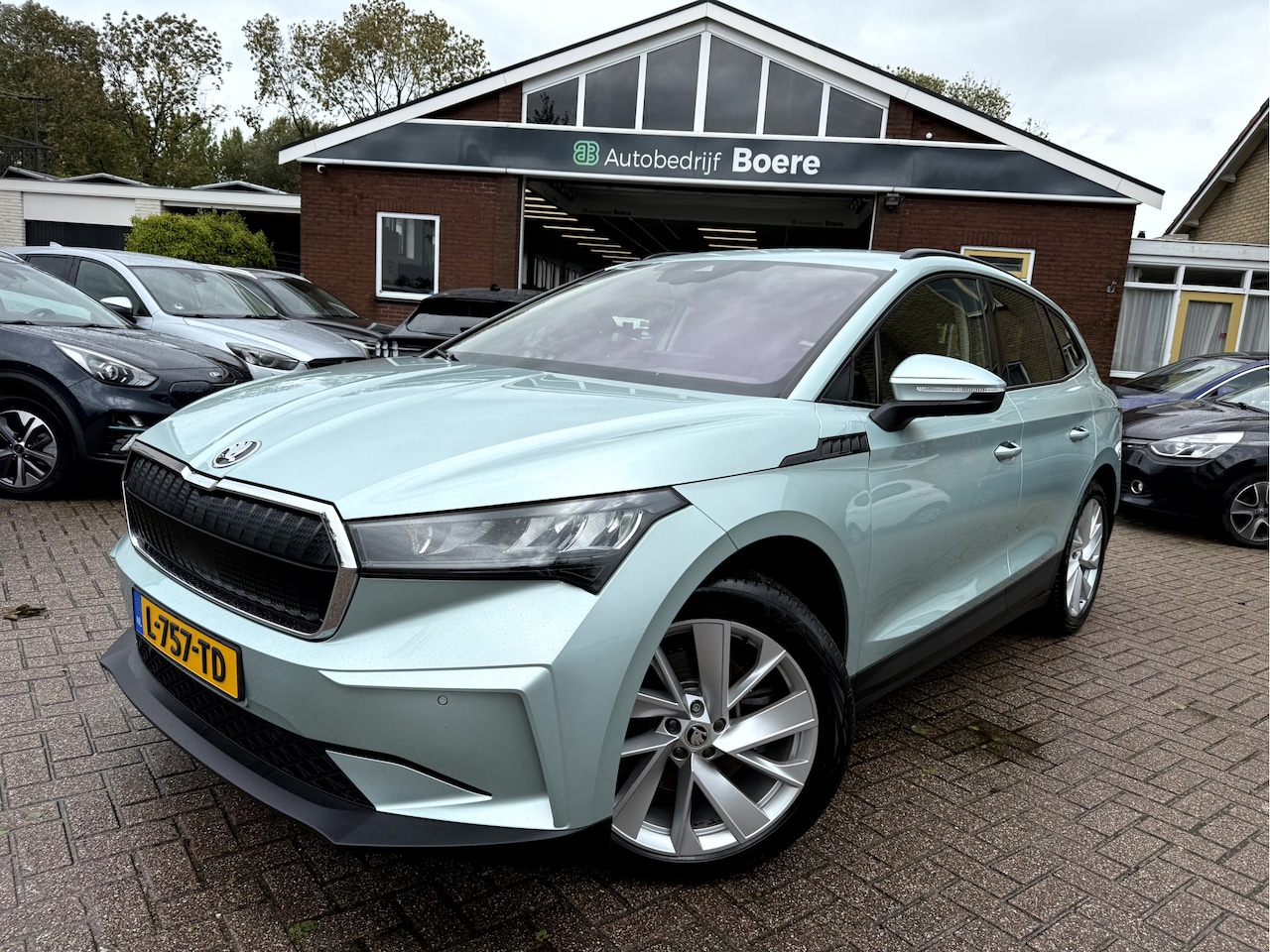 Skoda Enyaq iV - 60 Warmtepomp, Trekhaak, Stoel/Stuur Verwarming - AutoWereld.nl
