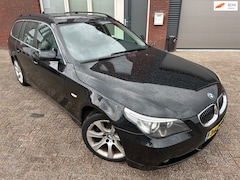 BMW 5-serie Touring - 525i High Executive / Pano / Leder / Navi / PDC / AUT