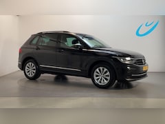 Volkswagen Tiguan - 1.5 TSI 150pk DSG Life Navigatie Parkeersensoren App-Connect DAB+