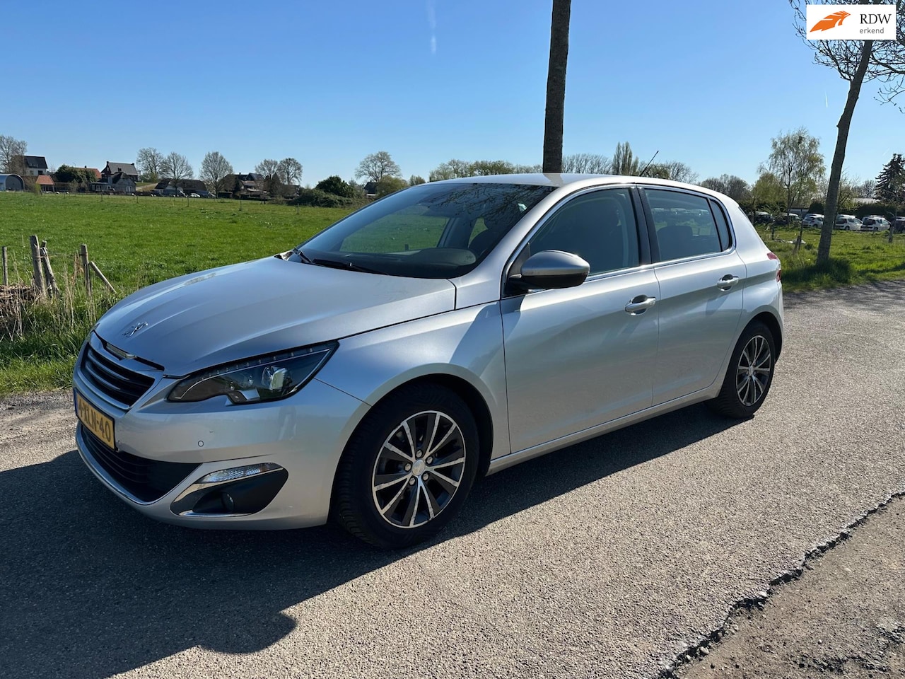 Peugeot 308 - 1.2 PureTech Allure Automaat LEES TEKST !! - AutoWereld.nl