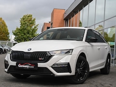 Skoda Octavia Combi - 1.4 TSI 245pk RS iV PHEV Business Pano Keyless Ambiente Verlichting Park Assist