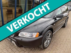 Volvo XC70 - 2.5 T Momentum AWD Automaat LEER / NAVI / TREKHAAK