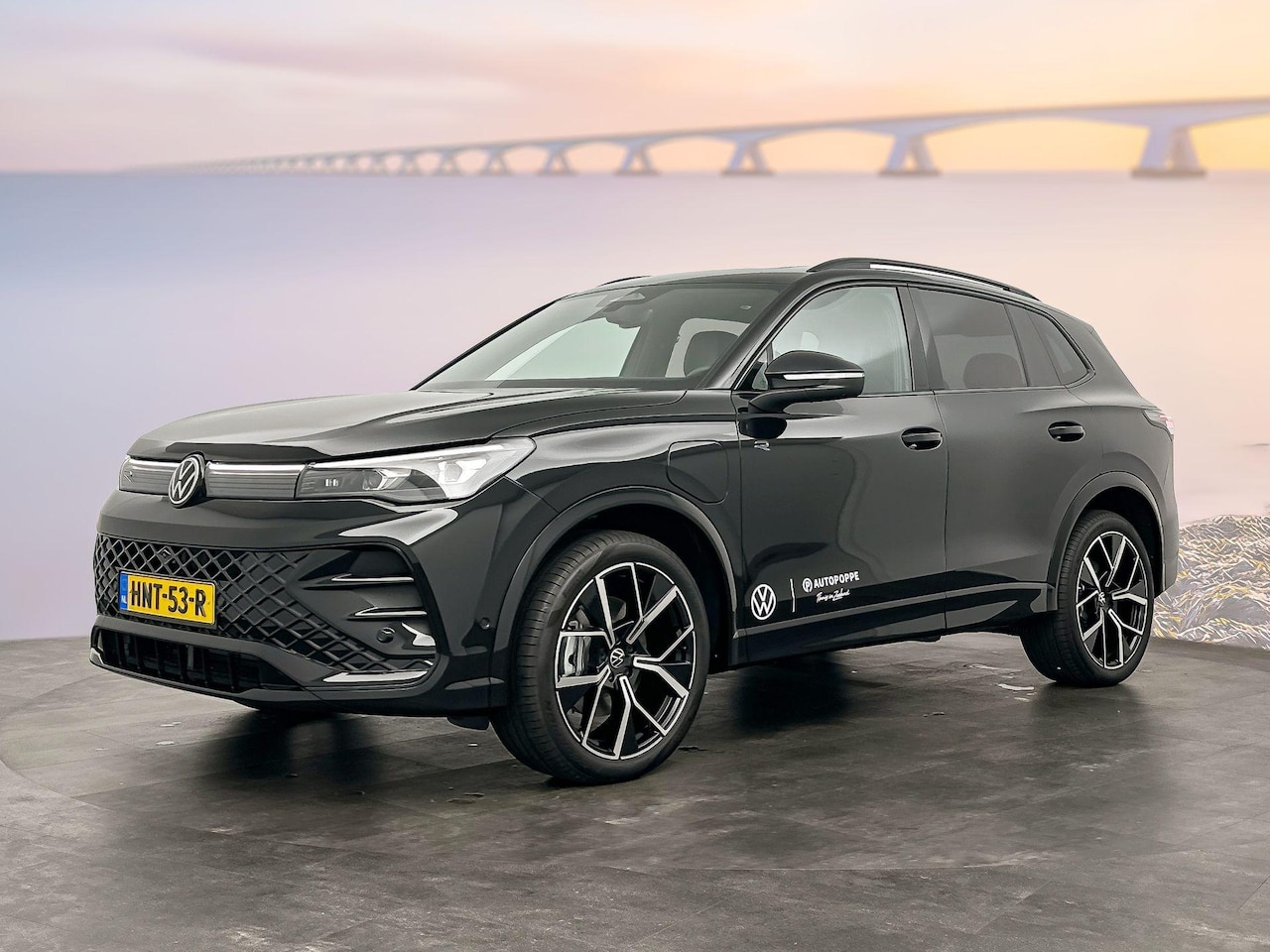 Volkswagen Tiguan - 1.5 eHybrid R-Line Edition DSG 272pk - AutoWereld.nl