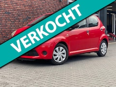 Toyota Aygo - 1.0 VVT-i Now Airco 5 deurs airco/electr ramen/set winterbanden op velg