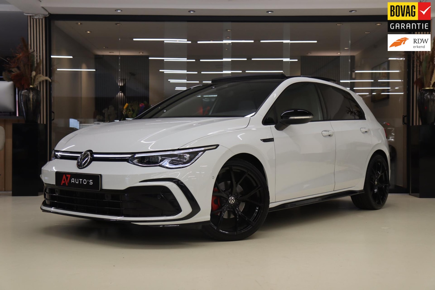 Volkswagen Golf - 1.5 eTSI R-Line Business PANO/CAM/CARPLAY/ACC/DCC/VOL - AutoWereld.nl