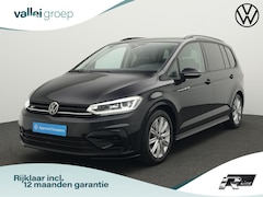 Volkswagen Touran - 7 pers. 1.5 TSI 150 pk DSG Highline Business R | LED Plus | Stoel- /achterbankverwarming |