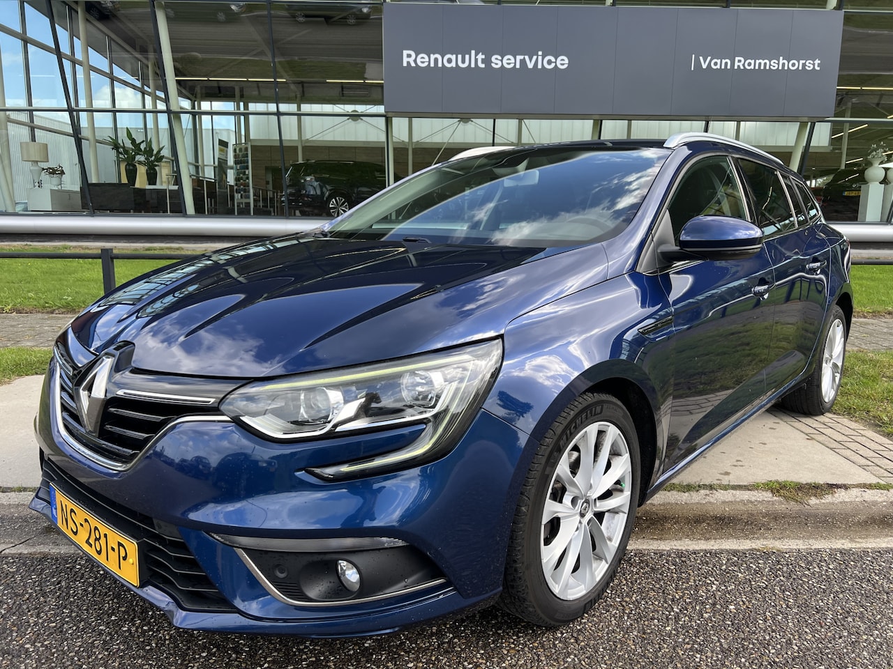 Renault Mégane Estate - 1.2 TCe Zen / Dealer onderhouden / Trekhaak / Cruise / Climate / Parkeersensor V+A / - AutoWereld.nl