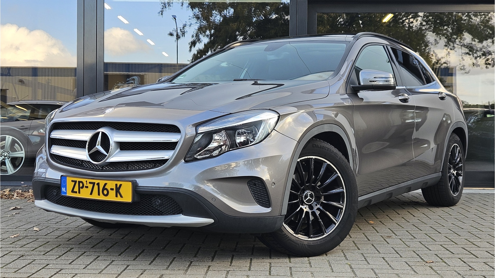 Mercedes-Benz GLA-Klasse - 200 Prestige + PANO DAK + CAMERA + HALF LEER + LM VELGEN - AutoWereld.nl
