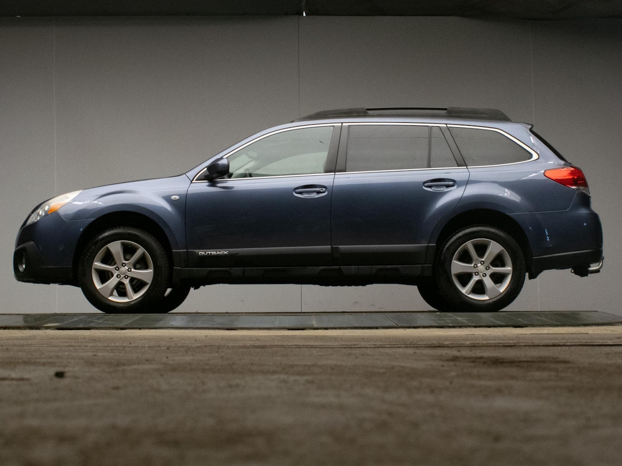 Subaru Outback - 2.5i Luxury (NAVI,LED,ELECTRISCHE STOELEN,TREKHAAK,NIEUWE APK,NETTESTAAT,LM VELGEN) - AutoWereld.nl