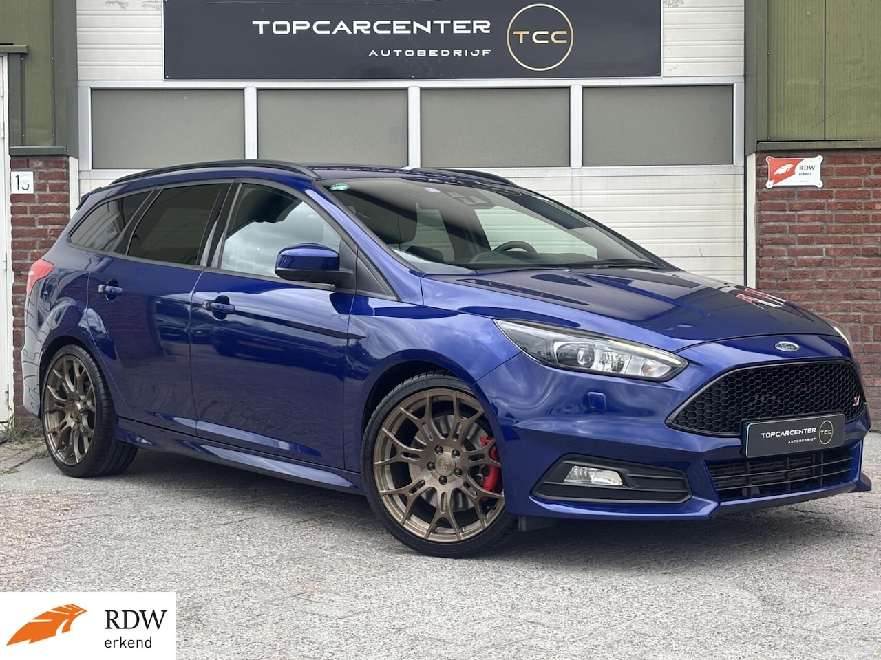 Ford Focus Wagon - 2.0 ST-3/STOELV/STUURV/PARKS/CAMERA/APK - AutoWereld.nl