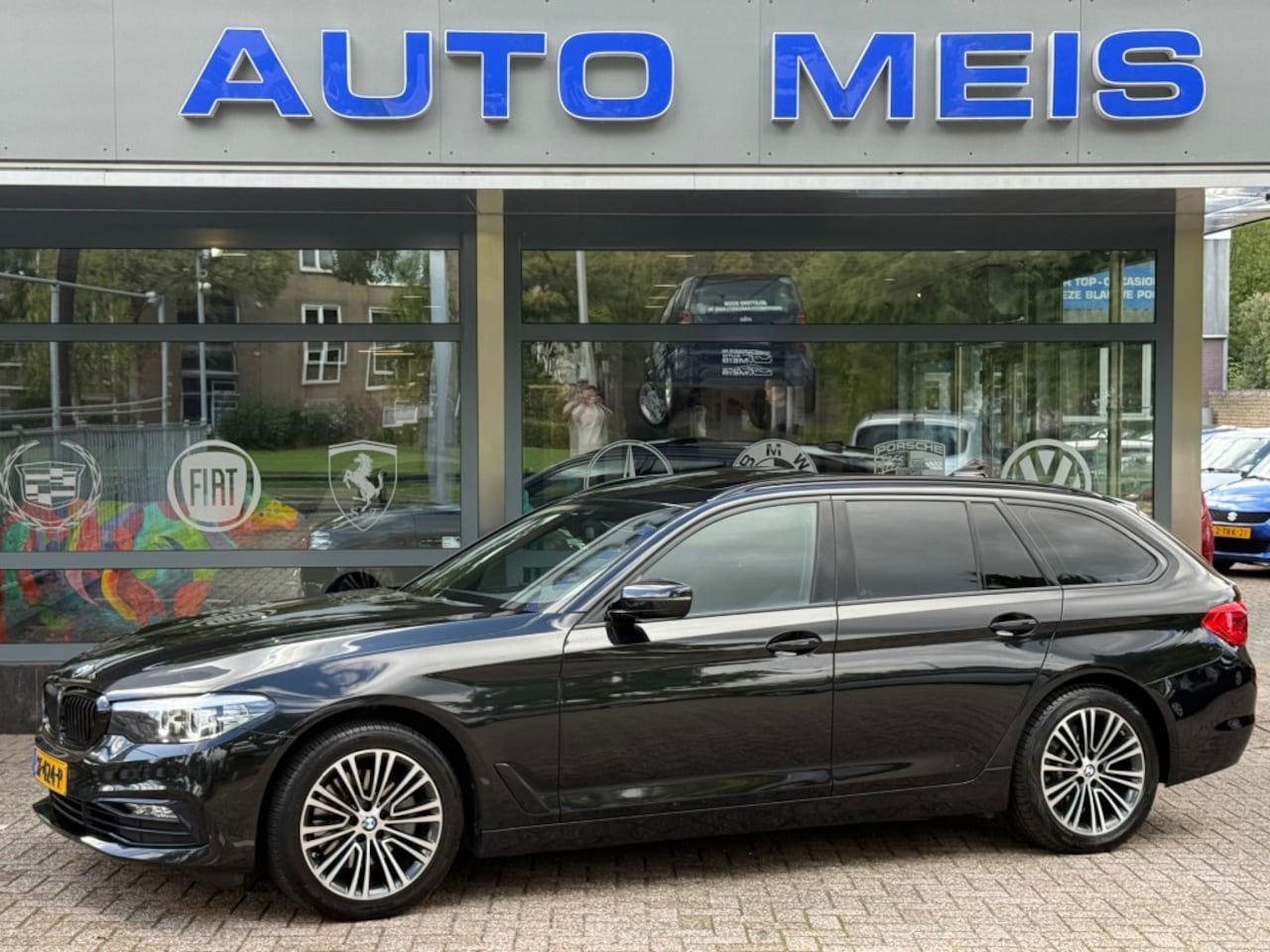 BMW 5-serie - 520D Executive Panoramadak 2e Eigenaar NL-Auto - AutoWereld.nl