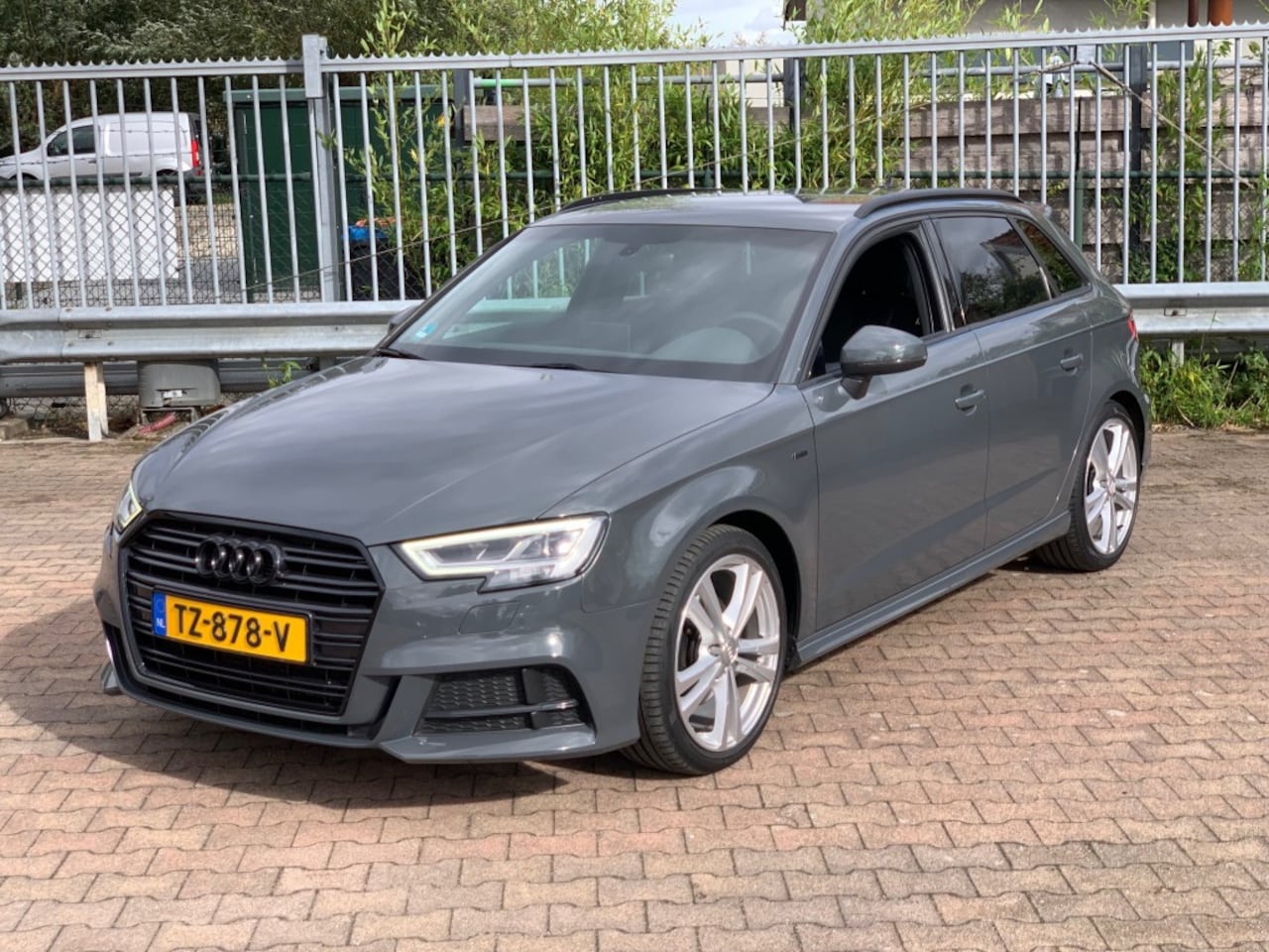 Audi A3 Sportback - A3 SPORTBACK 30 TFSI SPORT S LINE EDITION - AutoWereld.nl