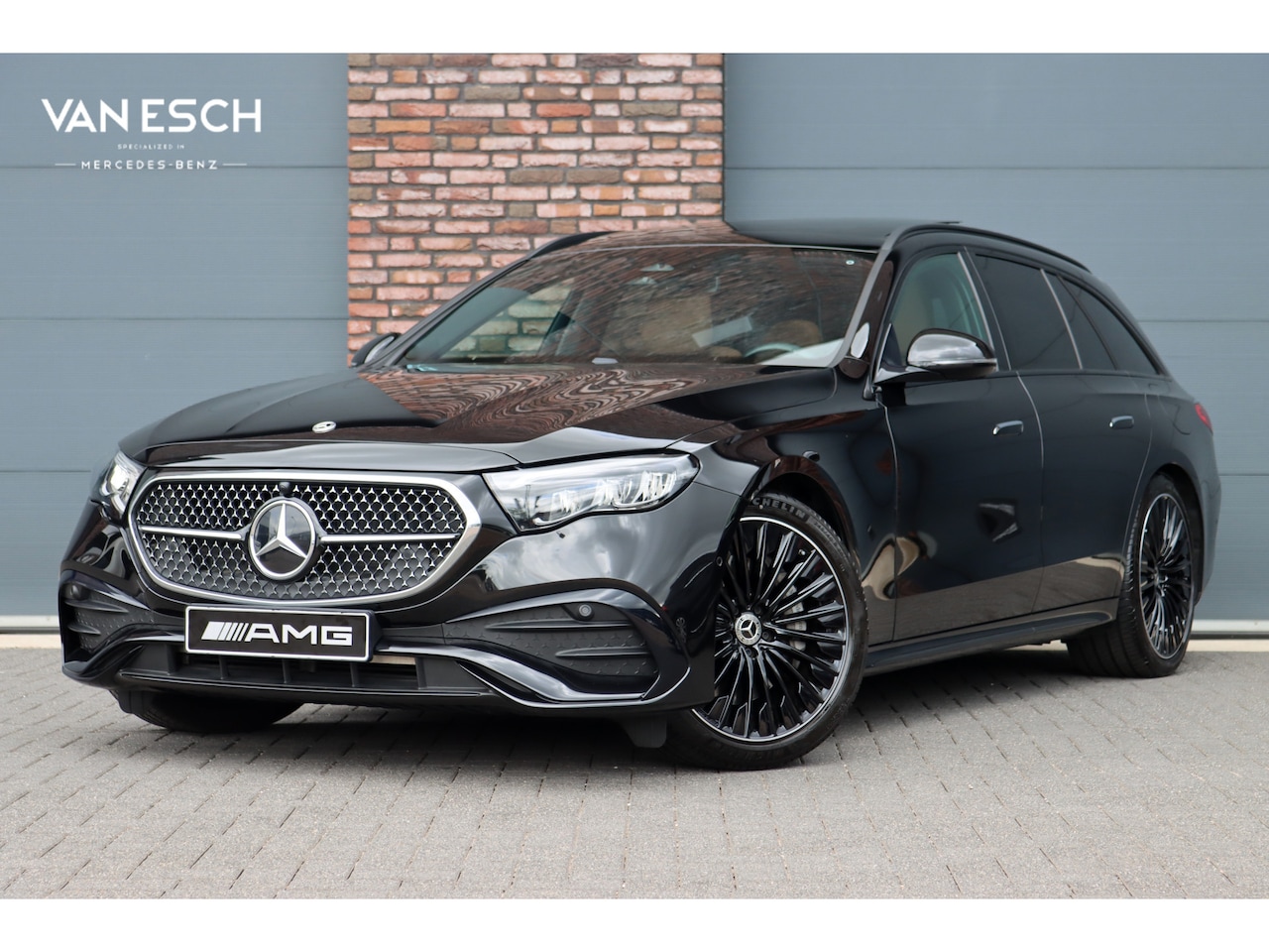 Mercedes-Benz E-klasse Estate - 300 e AMG Line Aut9 | Hyperscreen | Distronic | Burmester | Panoramadak | Verwarmd Stuurwi - AutoWereld.nl