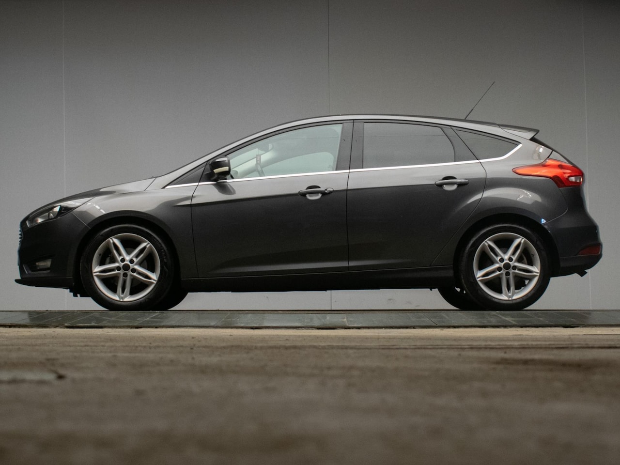 Ford Focus - 1.0 Titanium Edition 1.0 Titanium Edition - AutoWereld.nl