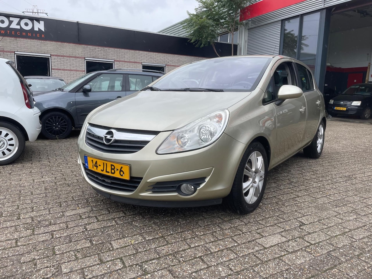 Opel Corsa - 1.4-16V Cosmo 125.000 km veel opties - AutoWereld.nl