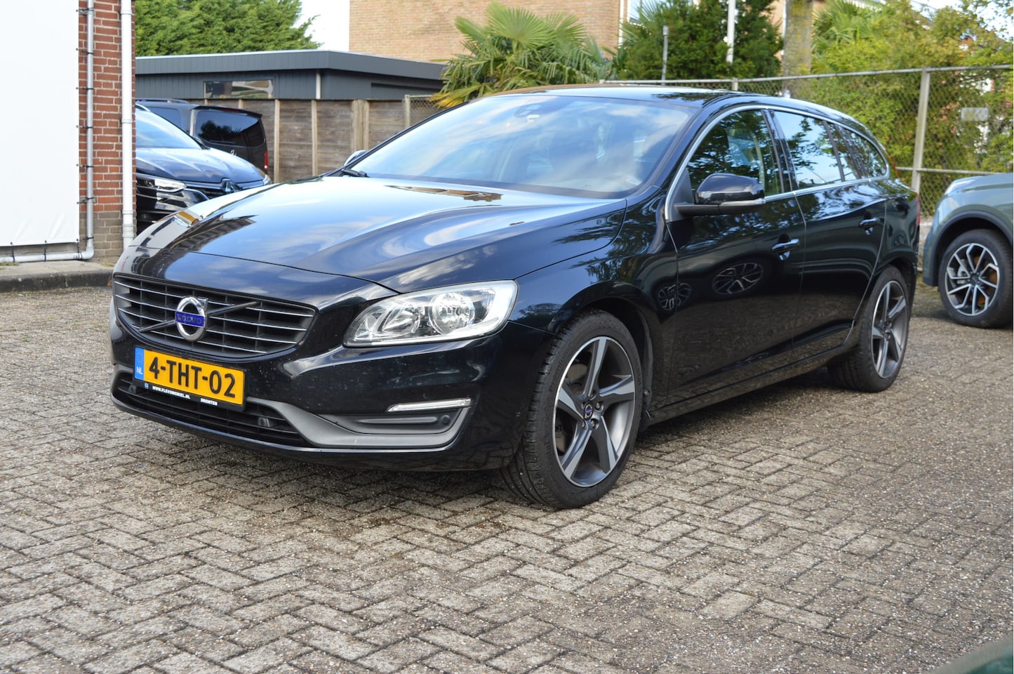 Volvo V60 - 2.0 D4 Momentum Nap / Clima / Correct onderhouden - AutoWereld.nl