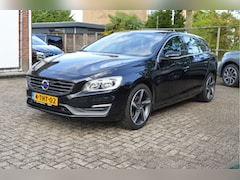 Volvo V60 - 2.0 D4 Momentum Nap / Clima / Correct onderhouden