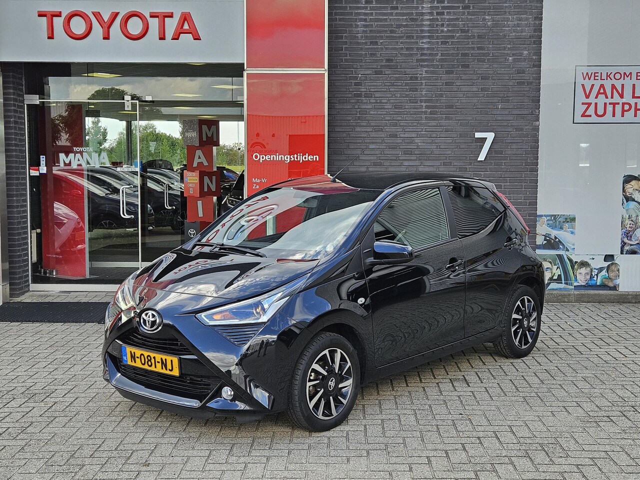 Toyota Aygo X - X-CITE ULTIMATE LICHTMETALEN VELGEN MISTLAMPEN CLIMATE CAMERA APPLE/ANDROID - AutoWereld.nl