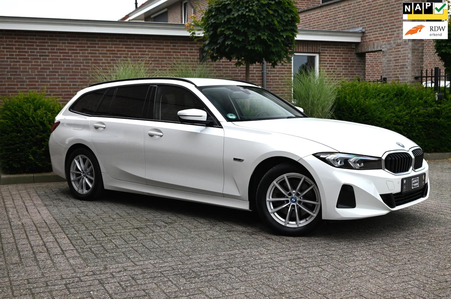 BMW 3-serie Touring - 320e MY 2023 204 PK 1e Eig Dealer o.h Carplay LED Head-Up 17'' - AutoWereld.nl