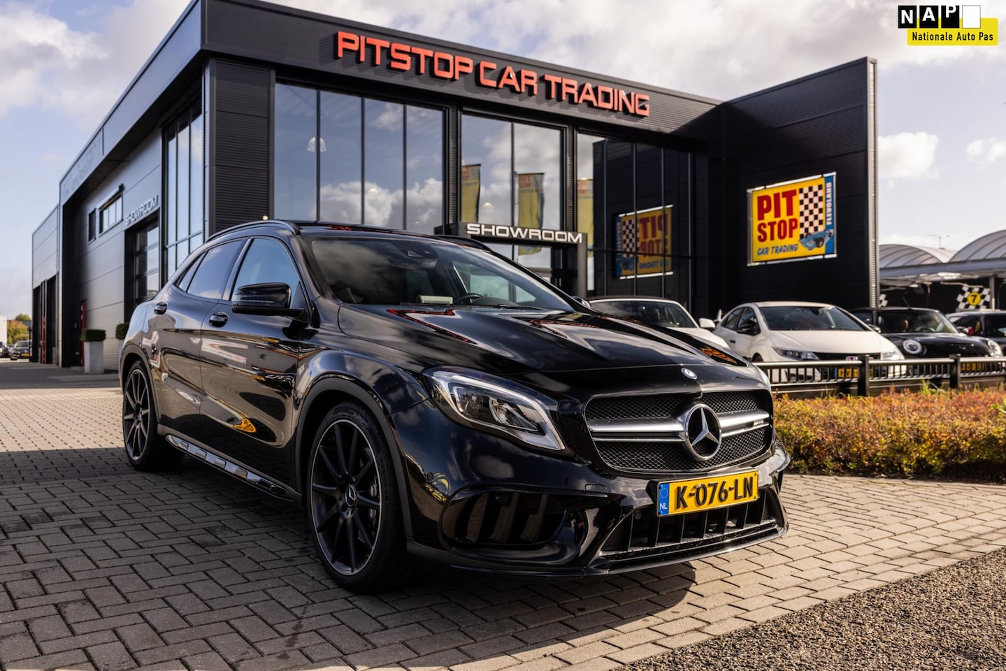 Mercedes-Benz GLA-Klasse - AMG 45 4MATIC, 381 PK, Pano, Facelift, Sportuitlaat! - AutoWereld.nl