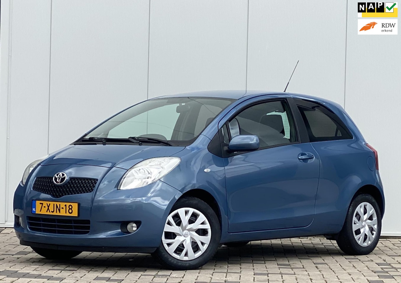 Toyota Yaris - 1.3 VVTi Sol MMT AUTOMAAT AIRCO DEALER ONDERHOUDEN - AutoWereld.nl