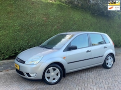 Ford Fiesta - 1.4-16V AIRCO/VELGEN/RIJDT GOED/LAGE KM/NAP/5DRS