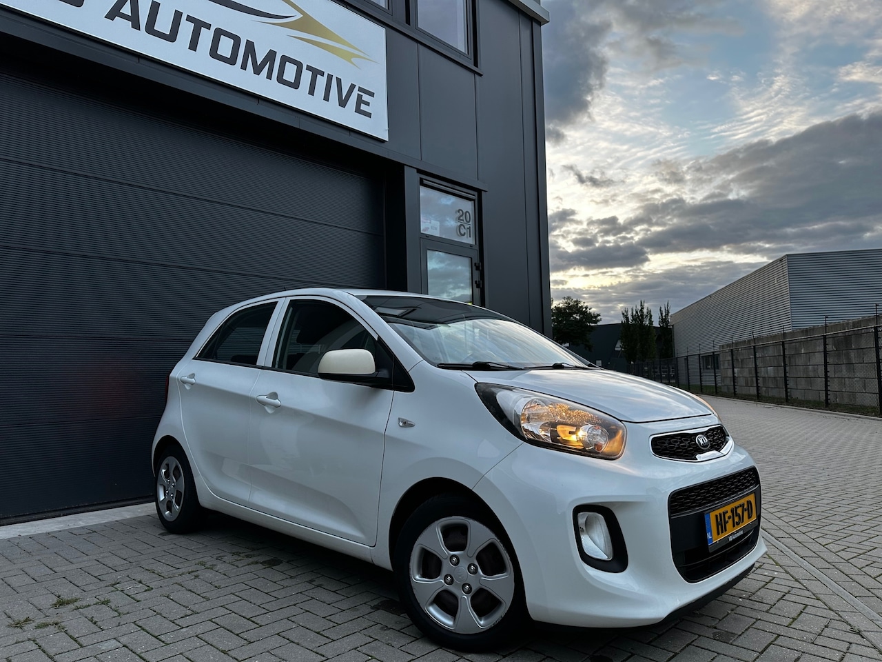 Kia Picanto - 1.0 CVVT ComfortLine | 2015 | 1e Eigenaar | Dealer Onderhouden | Weinig Km! | Volledige Hi - AutoWereld.nl