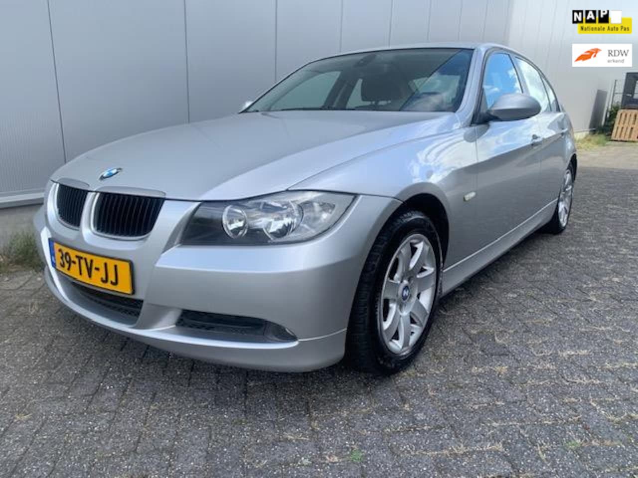 BMW 3-serie - 320i High Executive CLIMAT BJ 2-2007 APK 5-2026 - AutoWereld.nl