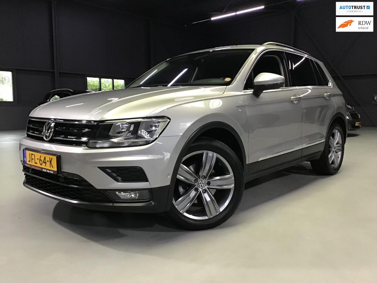 Volkswagen Tiguan - 1.5 TSI ACT Comfortline Business I Carplay I Camera I Trekhaak I Clima I Cruise I Dealer O - AutoWereld.nl